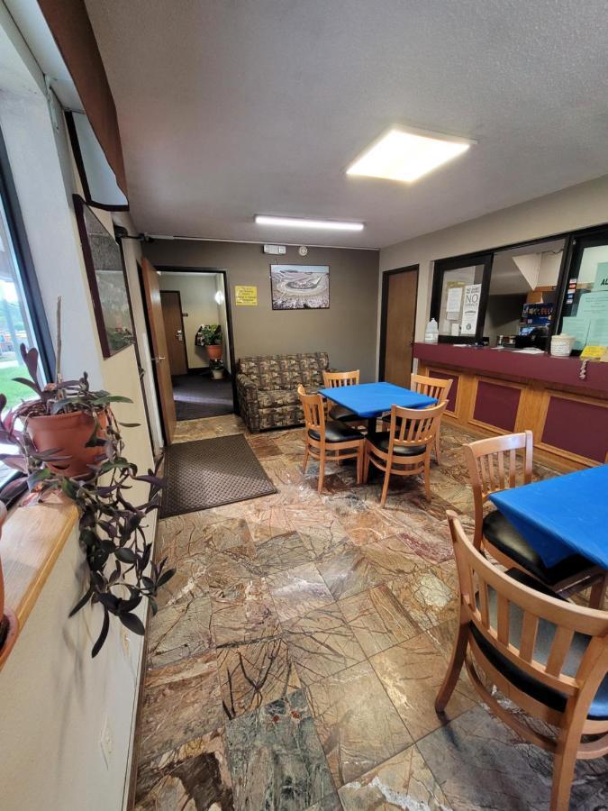 Raceway Inn 마틴즈빌 외부 사진